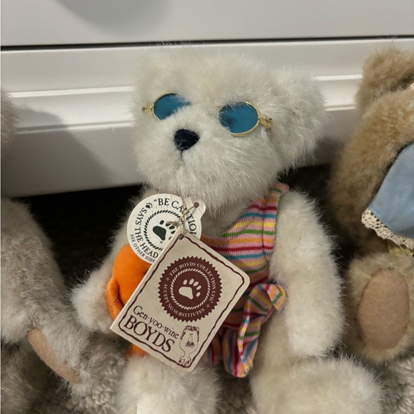 Set of five Boyd’s bears collectible. New with tags! - Picture 5 of 6